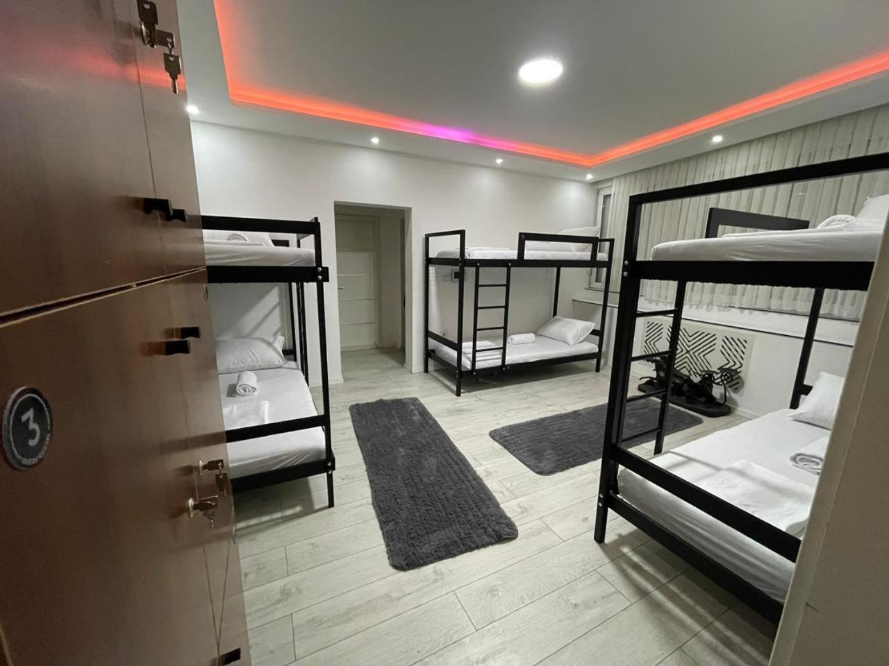 Shesh Hostel Priština Exteriér fotografie
