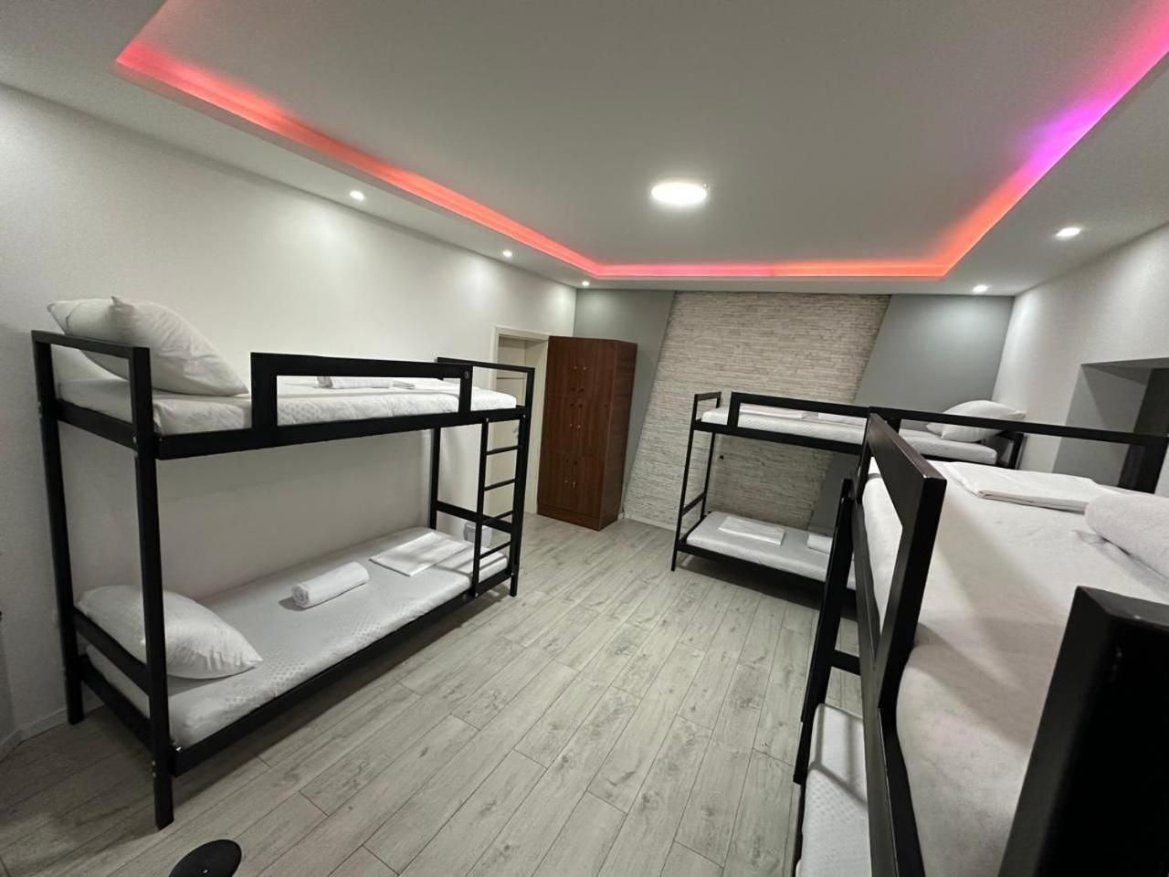 Shesh Hostel Priština Exteriér fotografie