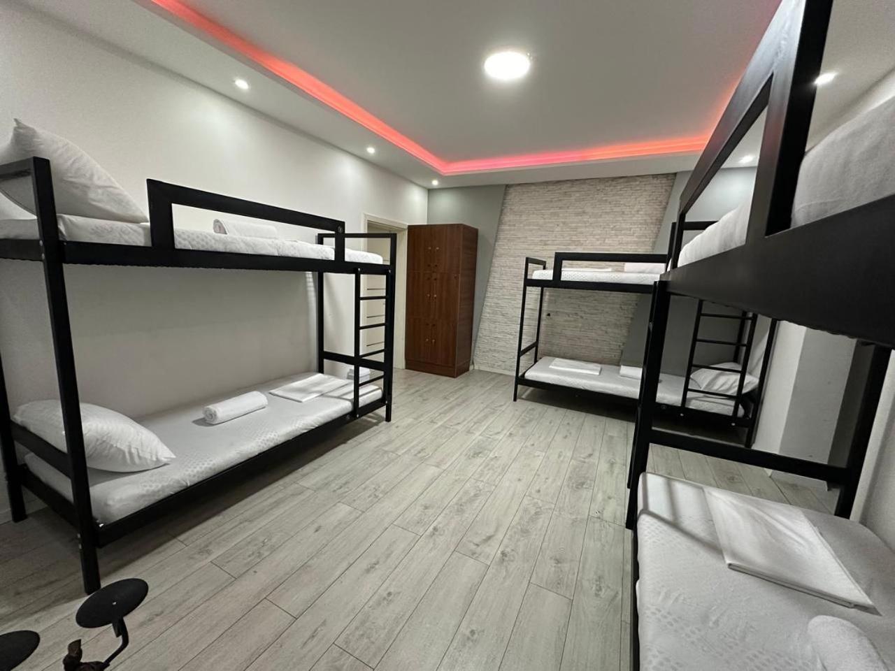 Shesh Hostel Priština Exteriér fotografie