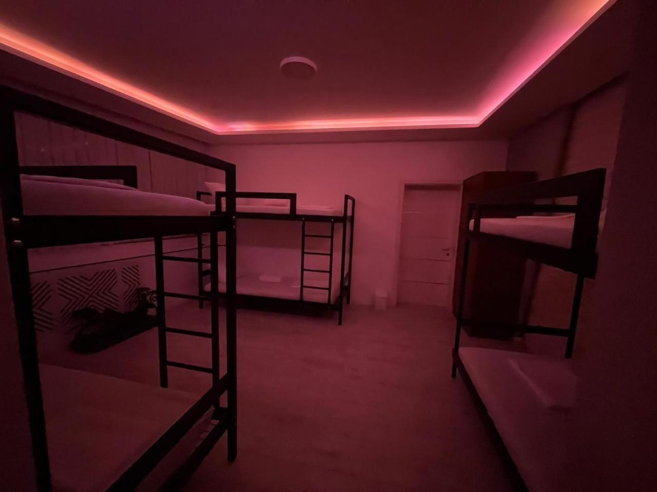 Shesh Hostel Priština Exteriér fotografie