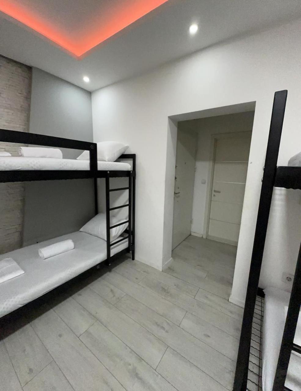 Shesh Hostel Priština Exteriér fotografie